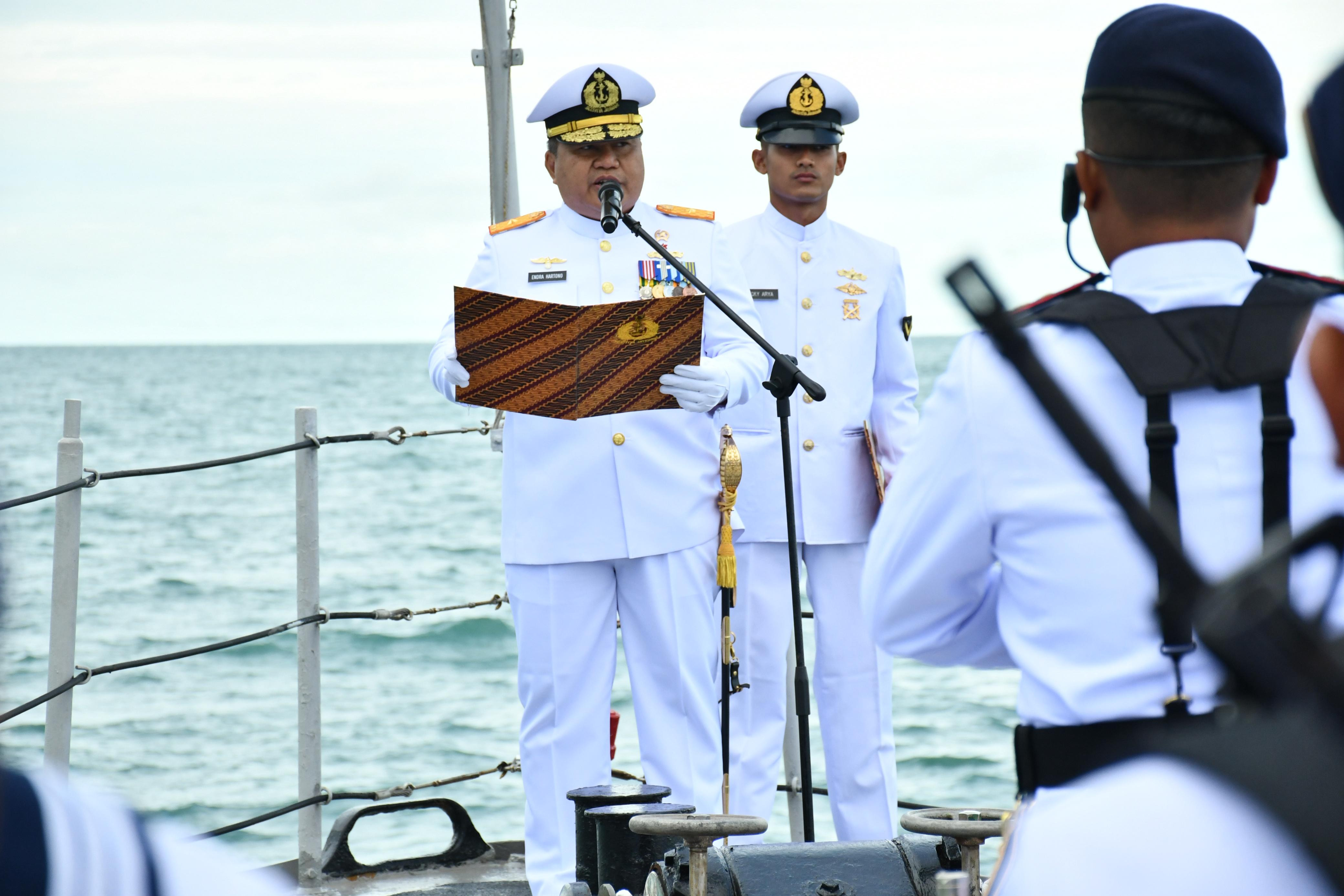 Danguspurla Koarmada II Pimpin Upacara HUT Ke-80 RI di Karang Unarang, Tegaskan Kehadiran TNI AL di Perbatasan Ambalat
