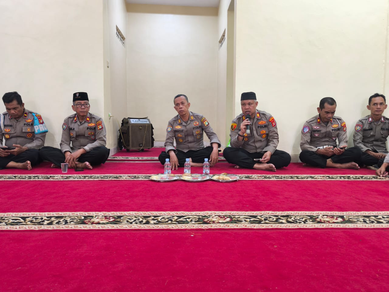 Gelar Doa Bersama, Polsek Bekasi Barat Laksanakan Pembinaan Rohani untuk Tingkatkan Disiplin Anggota