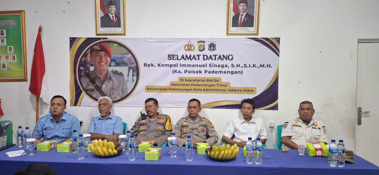 Polisi dan Warga Ngopi Bareng di Pademangan Timur, Bahas Keamanan Lingkungan