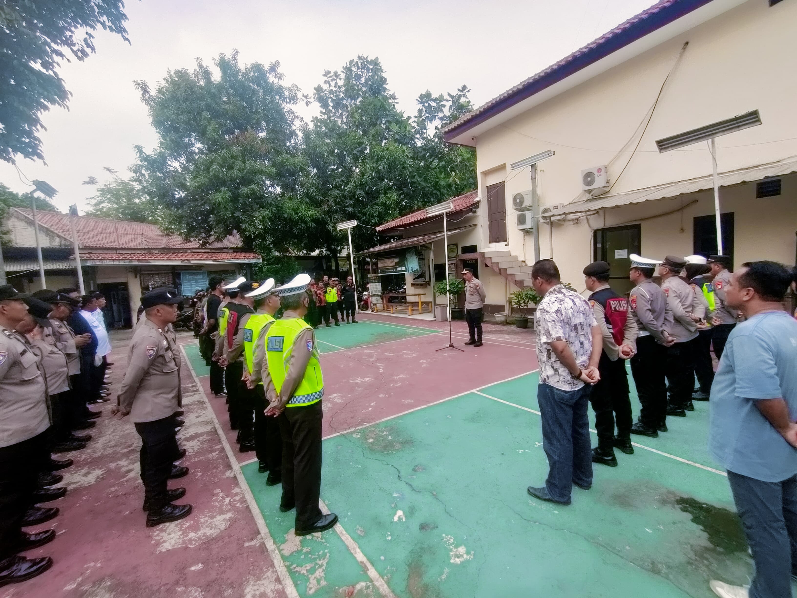 Apel Gabungan Kamtibmas Polsek Bantar Gebang Jaga Keamanan Menjelang Natal dan Tahun Baru 2026