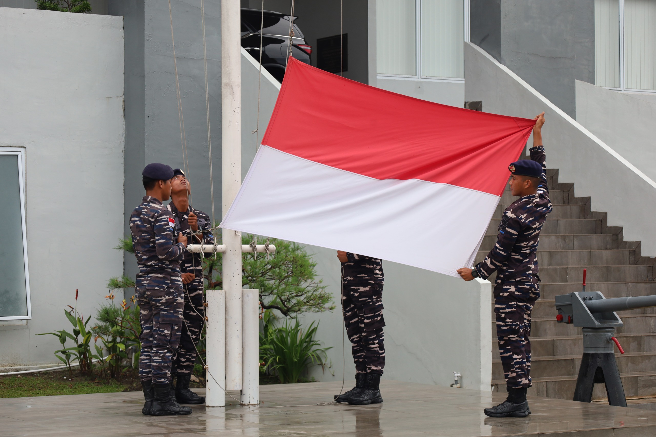 Perkuat Karakter Prajurit Jalasena Samudera, Pangkalan TNI AL Dumai Gelar Upacara Bendera 17 Desember