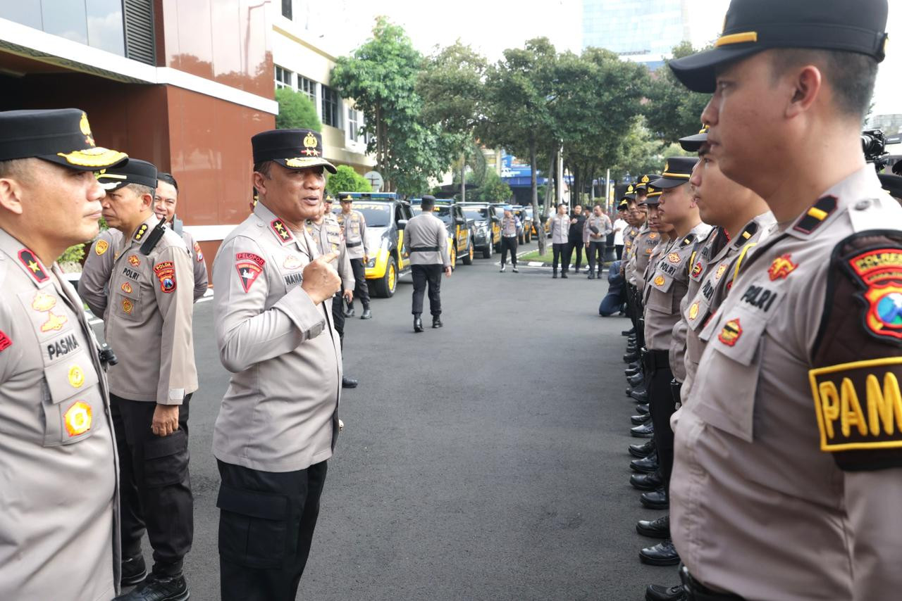 Kapolda Jatim Lepas 79 Personel Pamapta Maksimalkan Pelayanan Terpadu di Jajaran Polres