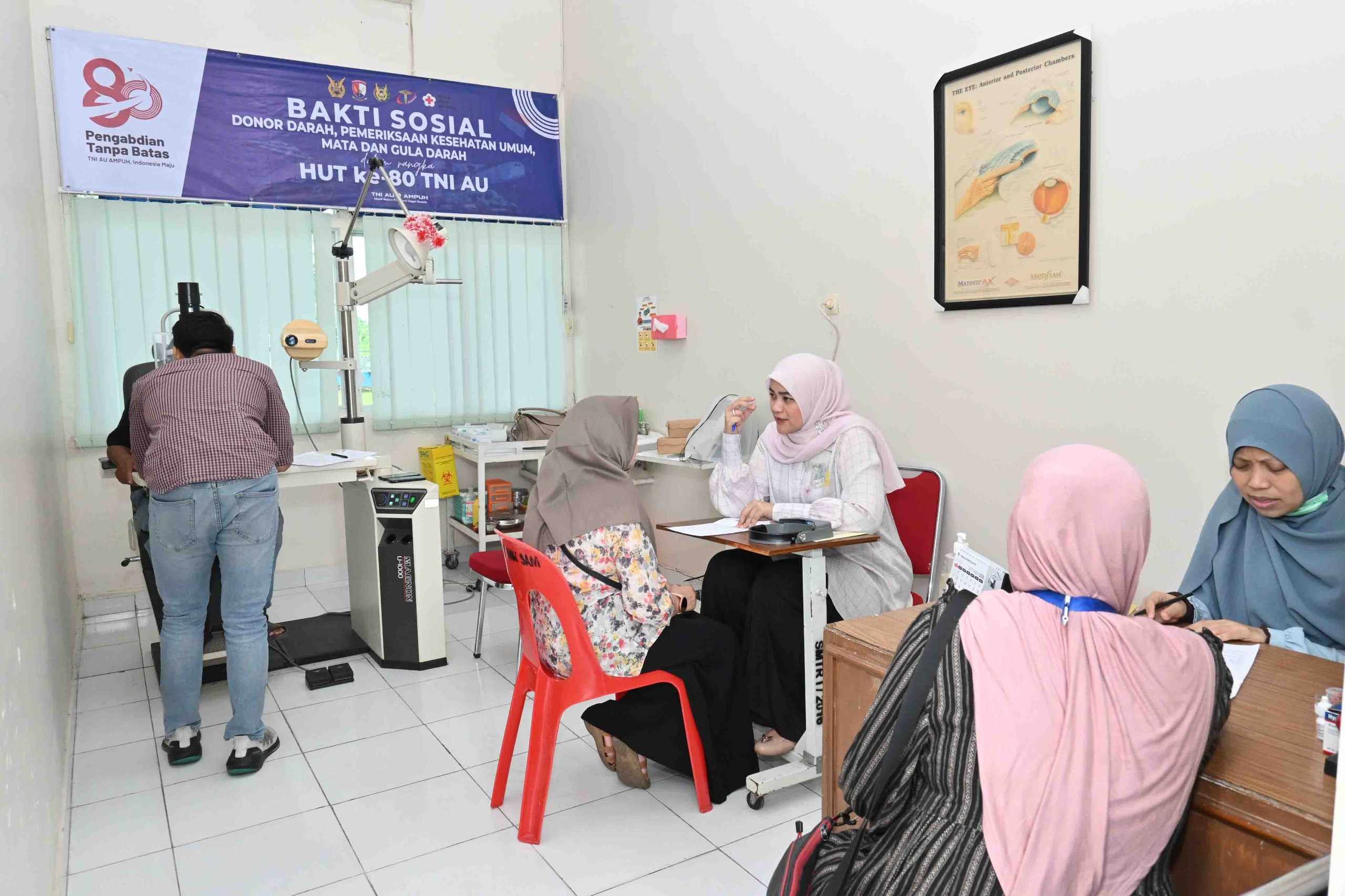 Sambut Peringatan HUT ke-80 TNI AU Tahun 2026, Lanud Sjamsudin Noor Adakan Pemeriksaan Mata Gratis