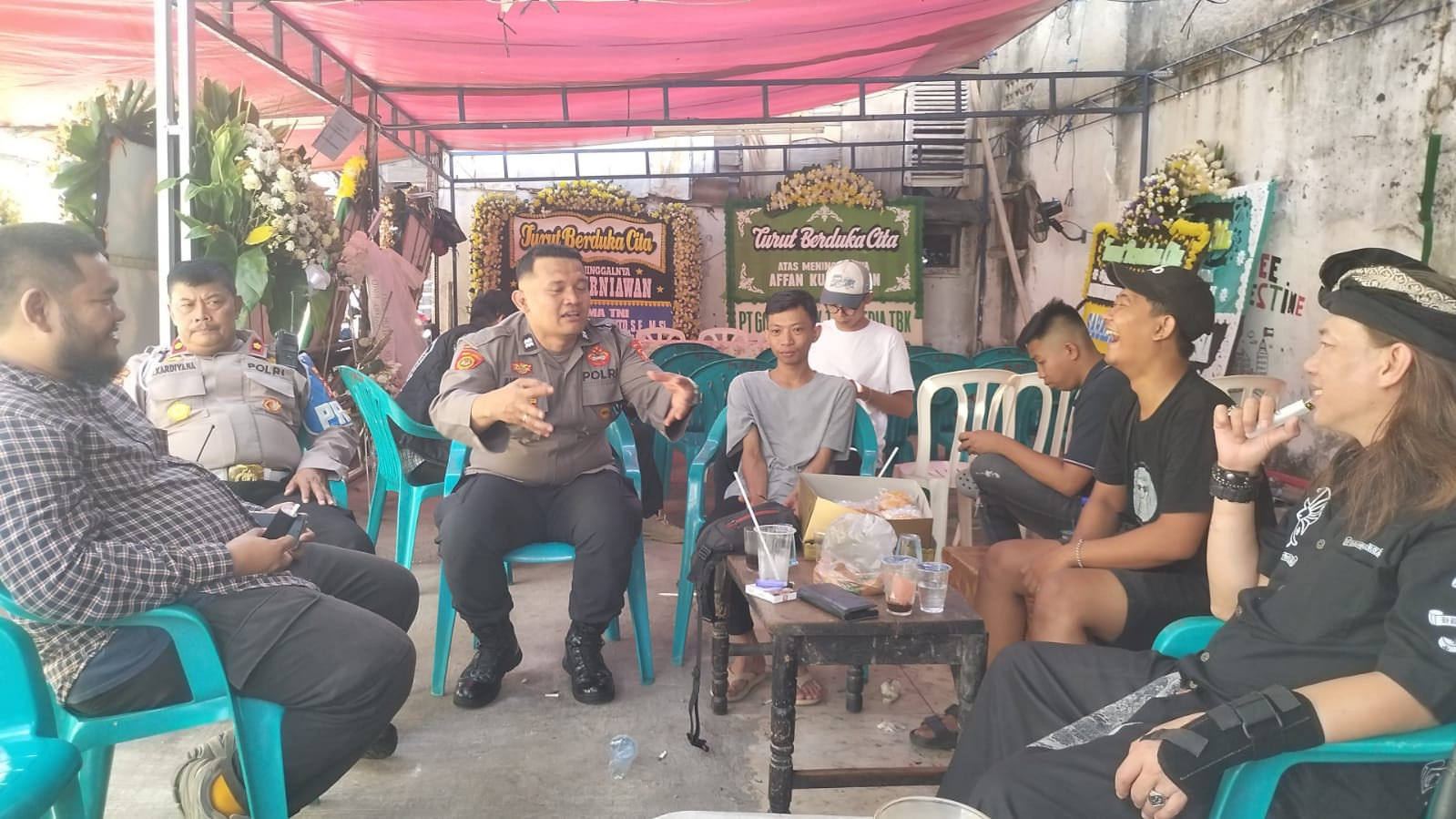 Empati Personel Polda Metro Jaya, Sambangi Rumah Duka Alm. Affan Kurniawan di Menteng