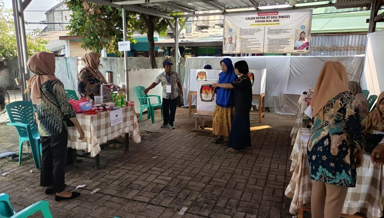 Bhabinkamtibmas Hadiri Pemilihan Ketua RT 02/21 Jakasampurna