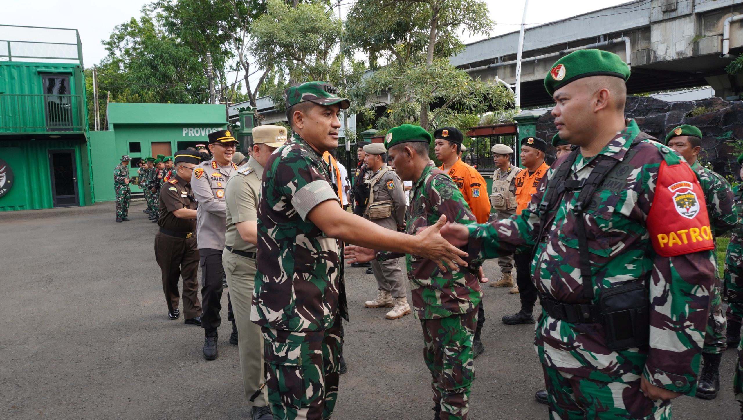 Patroli Gabungan Tiga Pilar, Kodim 0502/JU Pastikan Keamanan Jelang Pergantian Tahun
