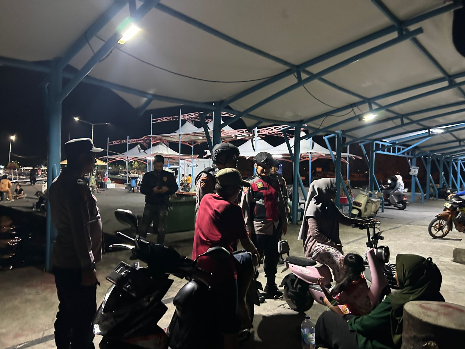 Patroli Gabungan Polsek Kepulauan Seribu Utara Perkuat Pencegahan 3C dan Sosialisasi 110 Demi Ciptakan Wisata Aman Libur Panjang