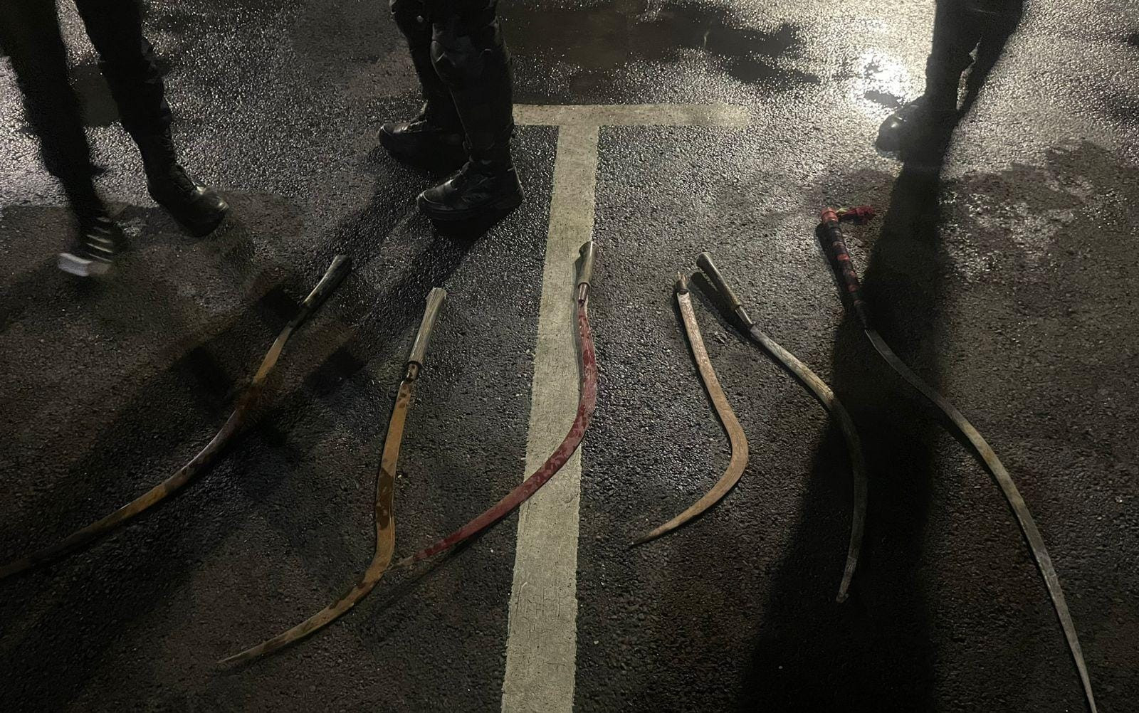 Sinergi Patroli Perintis Presisi Polres Metro Bekasi Kota dan Polda Metro Jaya Gagalkan Aksi Tawuran, 5 Remaja Beserta 6 Senjata Tajam Diamankan