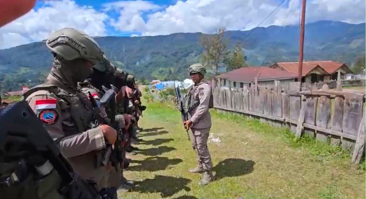 Pengamanan Ibadah di Sinak, Satgas Ops Damai Cartenz Perkuat Rasa Aman Masyarakat