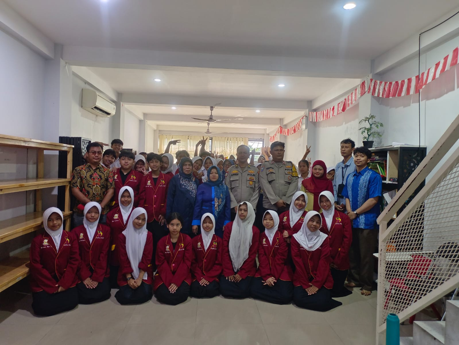 MPLS PKBM Mutiara Hati, Polsek Metro Penjaringan Tanamkan Disiplin dan Tolak Tawuran
