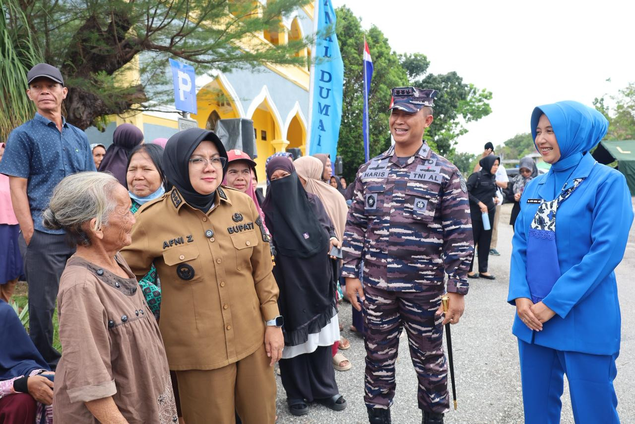 Semangat Pengabdian Sambut Hari Armada RI, Lanal Dumai Gelar Pasar Murah dan Khitanan Massal di Kabupaten Siak