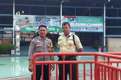 Bhabinkamtibmas Kelurahan Pejuang Gelar Patroli, Warga Diingatkan Waspada Cegah Kejahatan