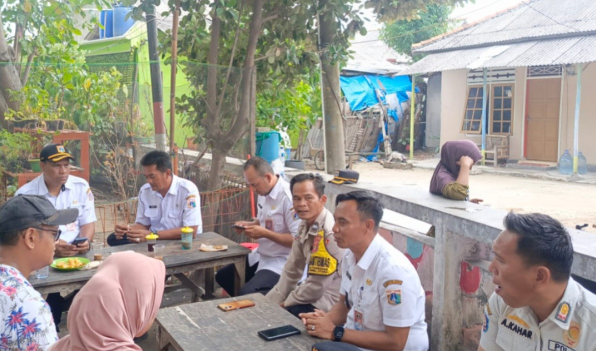 Bhabinkamtibmas Pulau Panggang Sambang Warga Lewat Jakarta On The Spot, Sosialisasikan Layanan Polri 110