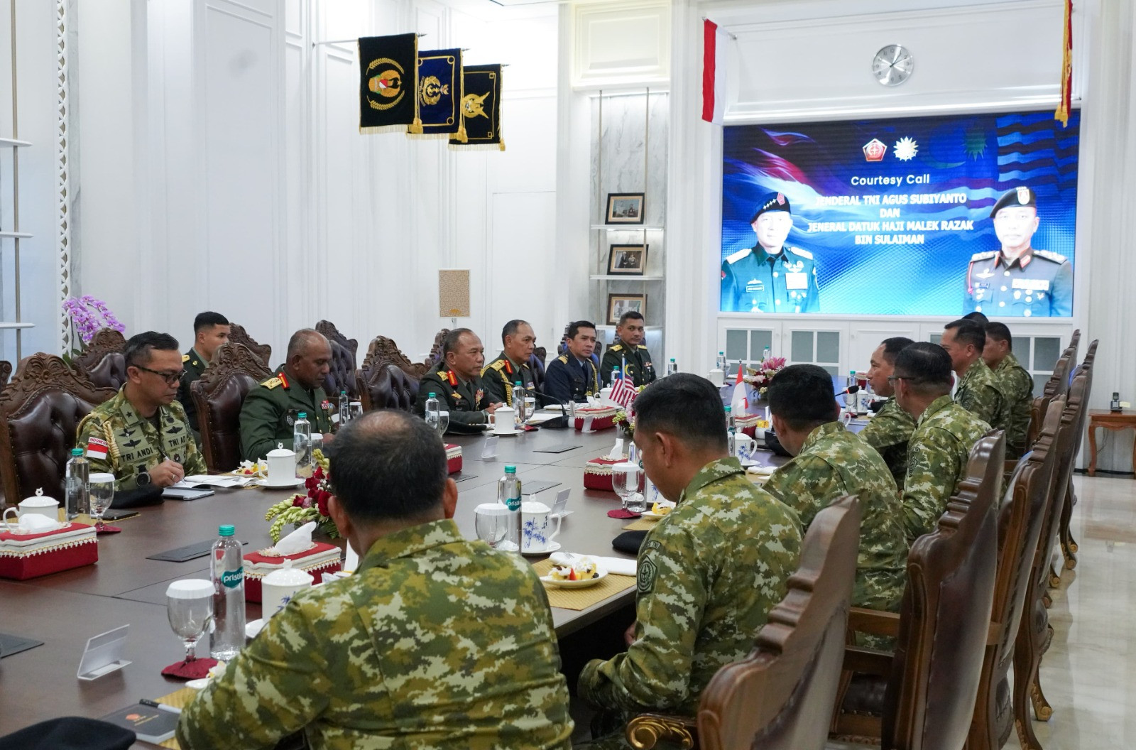 Pererat Kemitraan Strategis, Panglima TNI Terima Courtesy Call Panglima Angkatan Tentera Malaysia