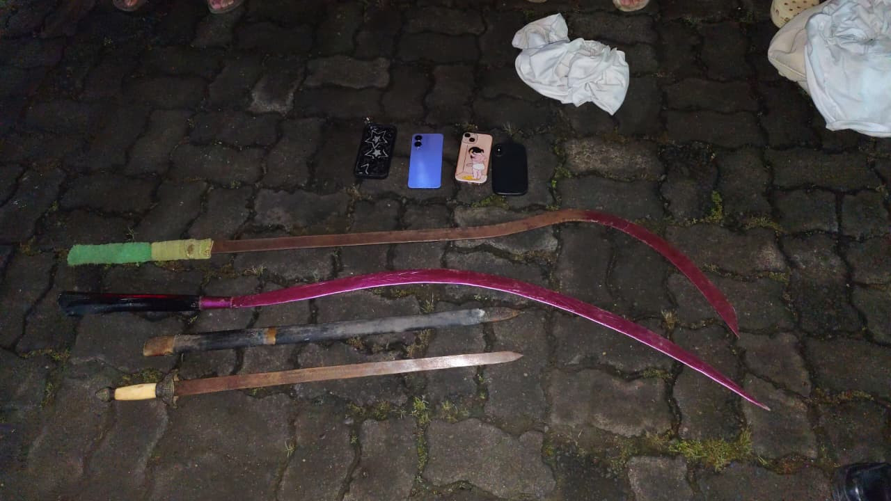 Patroli Gabungan Brimob–Polres Jaktim Sita Sejumlah Sajam, Rencana Tawuran Digagalkan