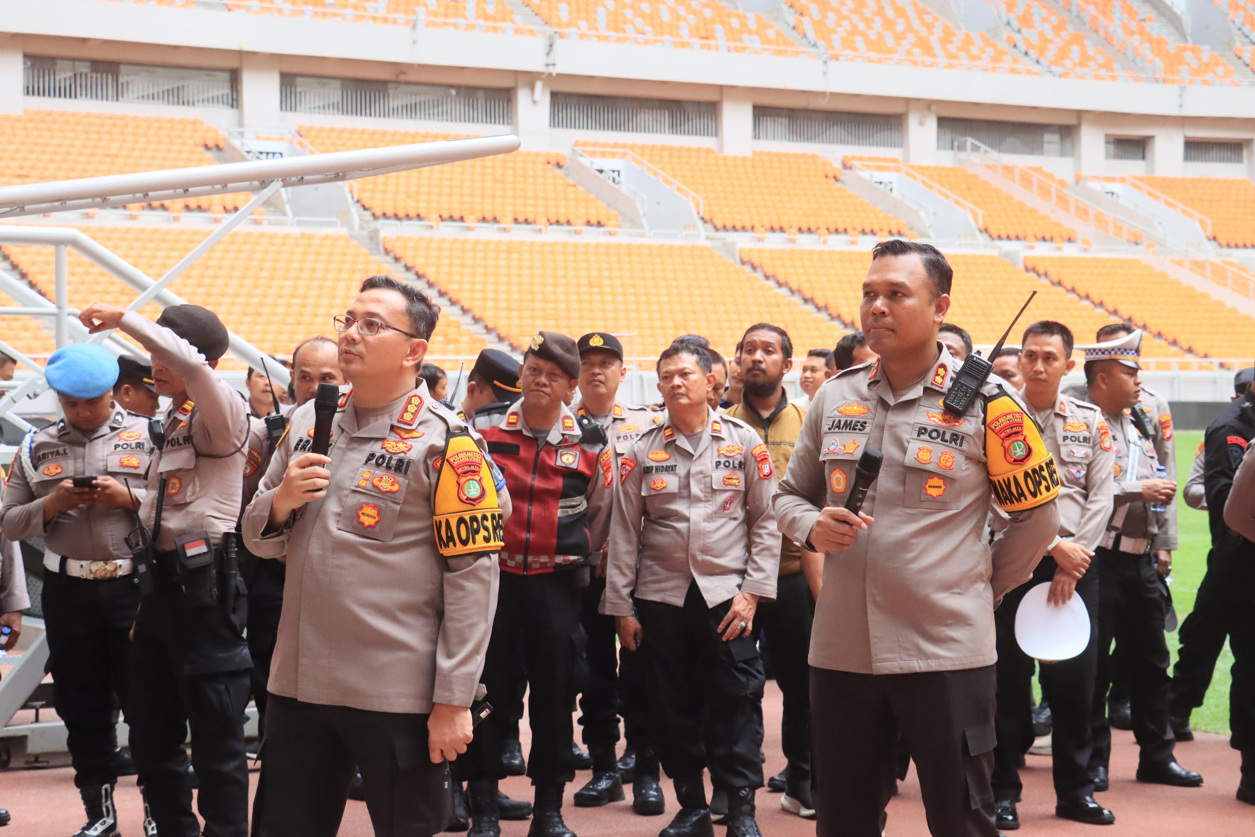 Polres Metro Jakarta Utara Gelar Simulasi Pengamanan Pertandingan Sepak Bola di JIS