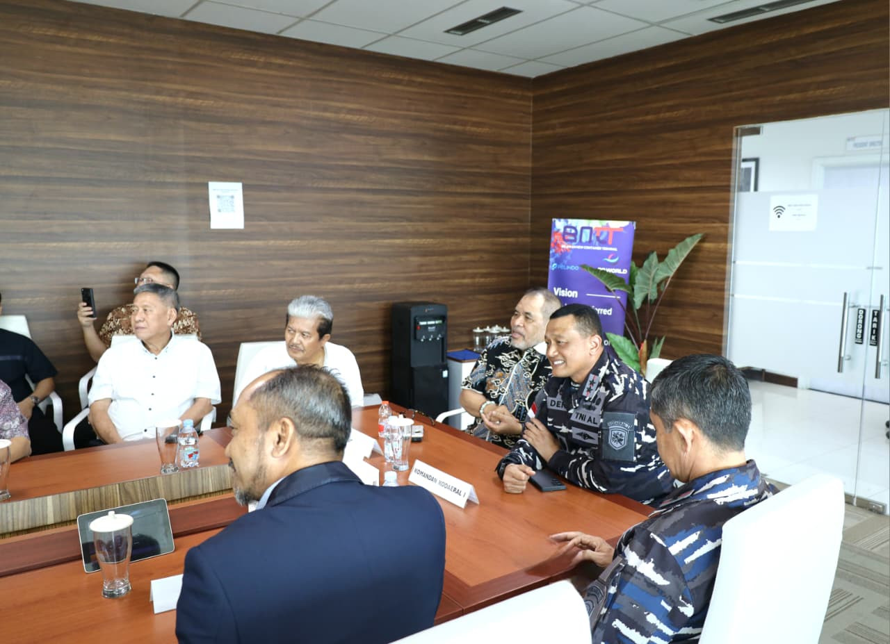 Komandan Kodaeral I Sambut Kunjungan Kerja Dubes RI Untuk RRT di Belawan