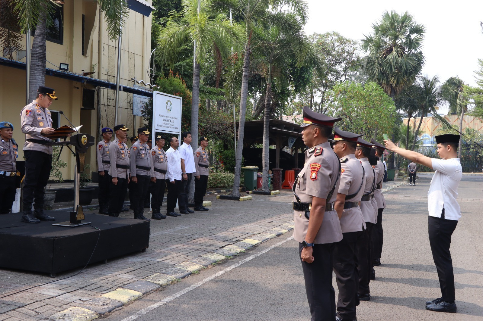Polres Kepulauan Seribu Gelar Sertijab Kabag Log, Kabag Ren, Kasat Binmas dan Kapolsek Kepulauan Seribu Utara
