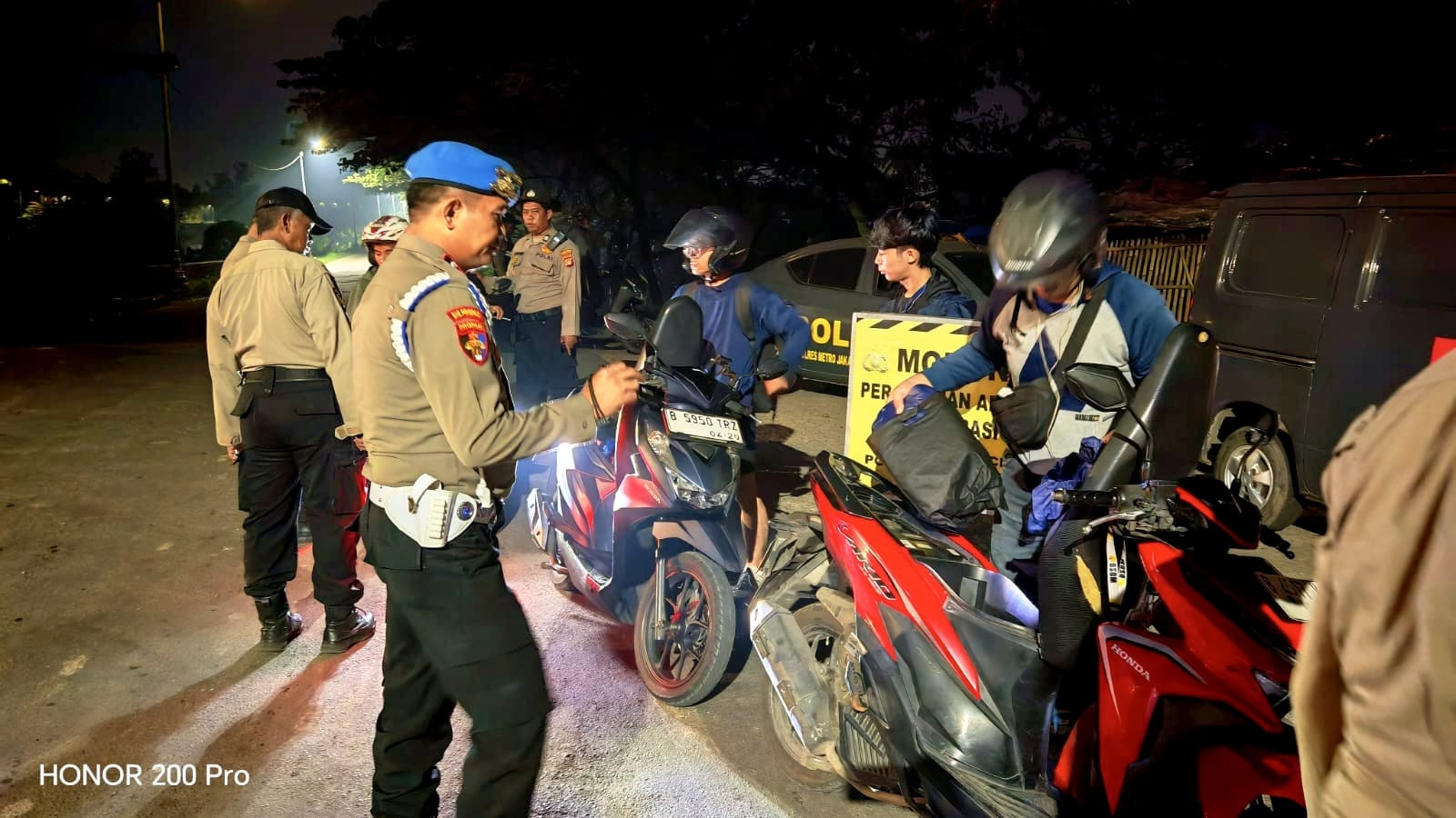 Polsek Cilincing Gelar Patroli KRYD dan Razia  Stasioner, Antisipasi Tawuran Hingga Penyalahgunaan Narkotika