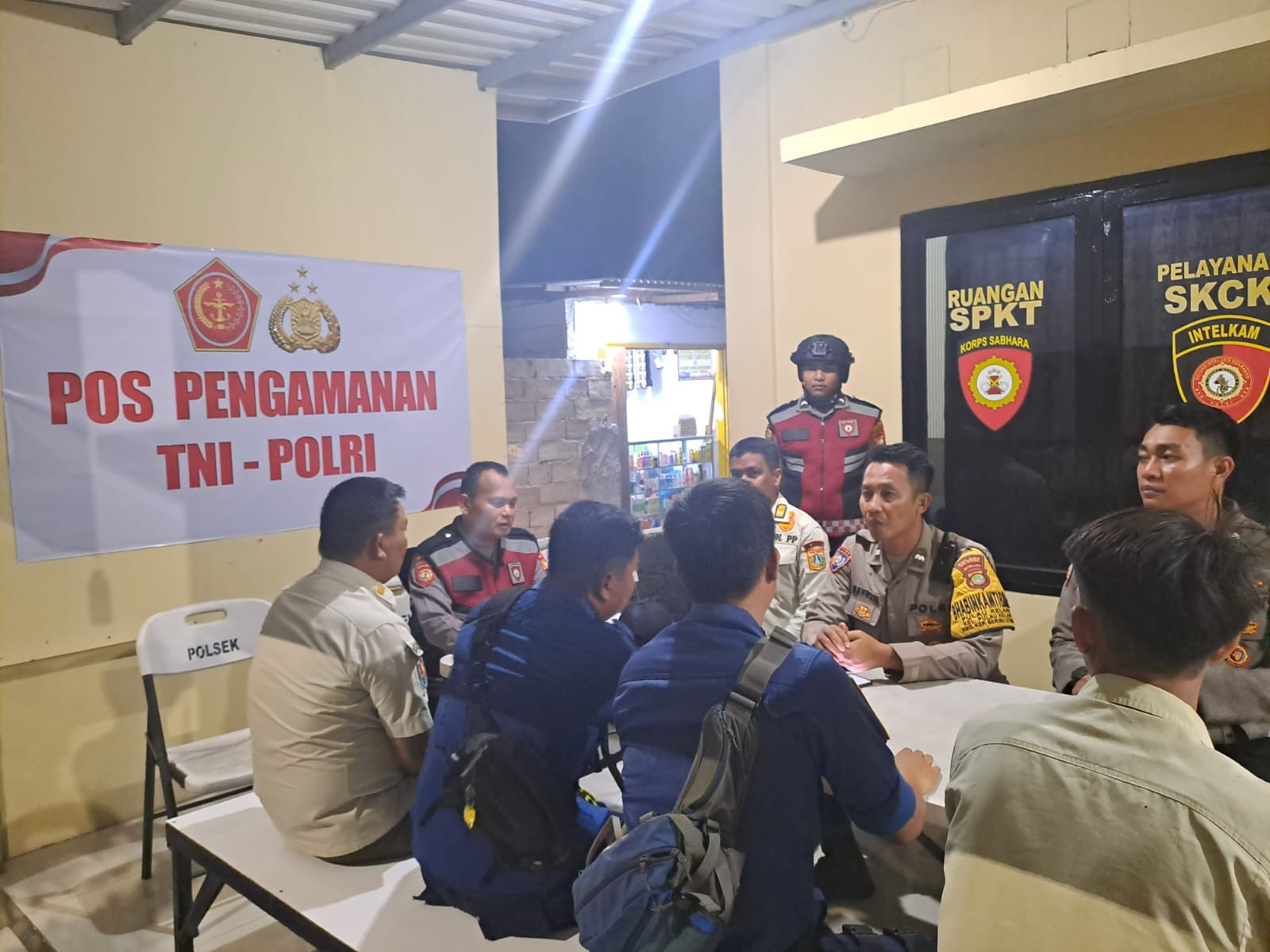 Polsek Kepulauan Seribu Utara Gelar Patroli Malam Aman Nusa I 2025 Jaga Kamtibmas Kondusif
