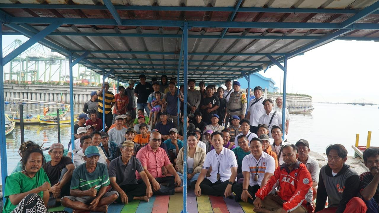 Ditpolairud Polda Metro Dialog dengan Nelayan Kalibaru, Bahas Alat Tangkap hingga Limbah