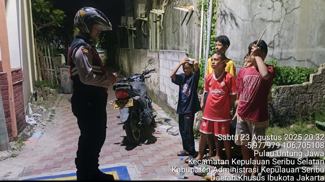 Polsek Kepulauan Seribu Selatan Gelar Patroli Malam Perintis Presisi Cegah Gangguan Kamtibmas