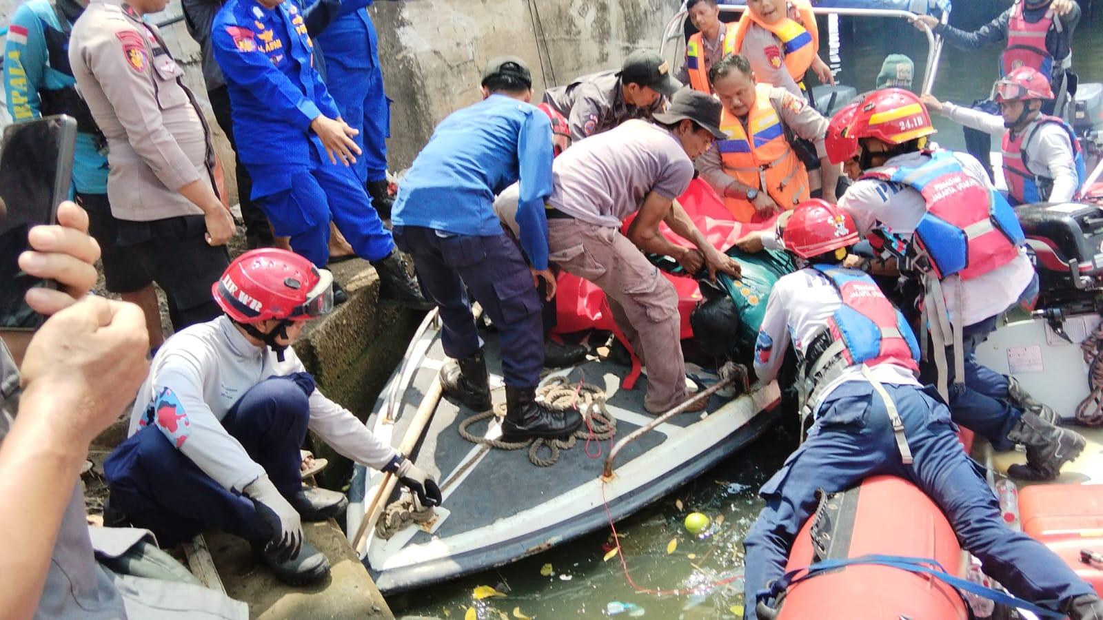 Pria Dilaporkan Tenggelam di Kali BKT Marunda, Ditemukan Meninggal Setelah Pencarian 3 Jam