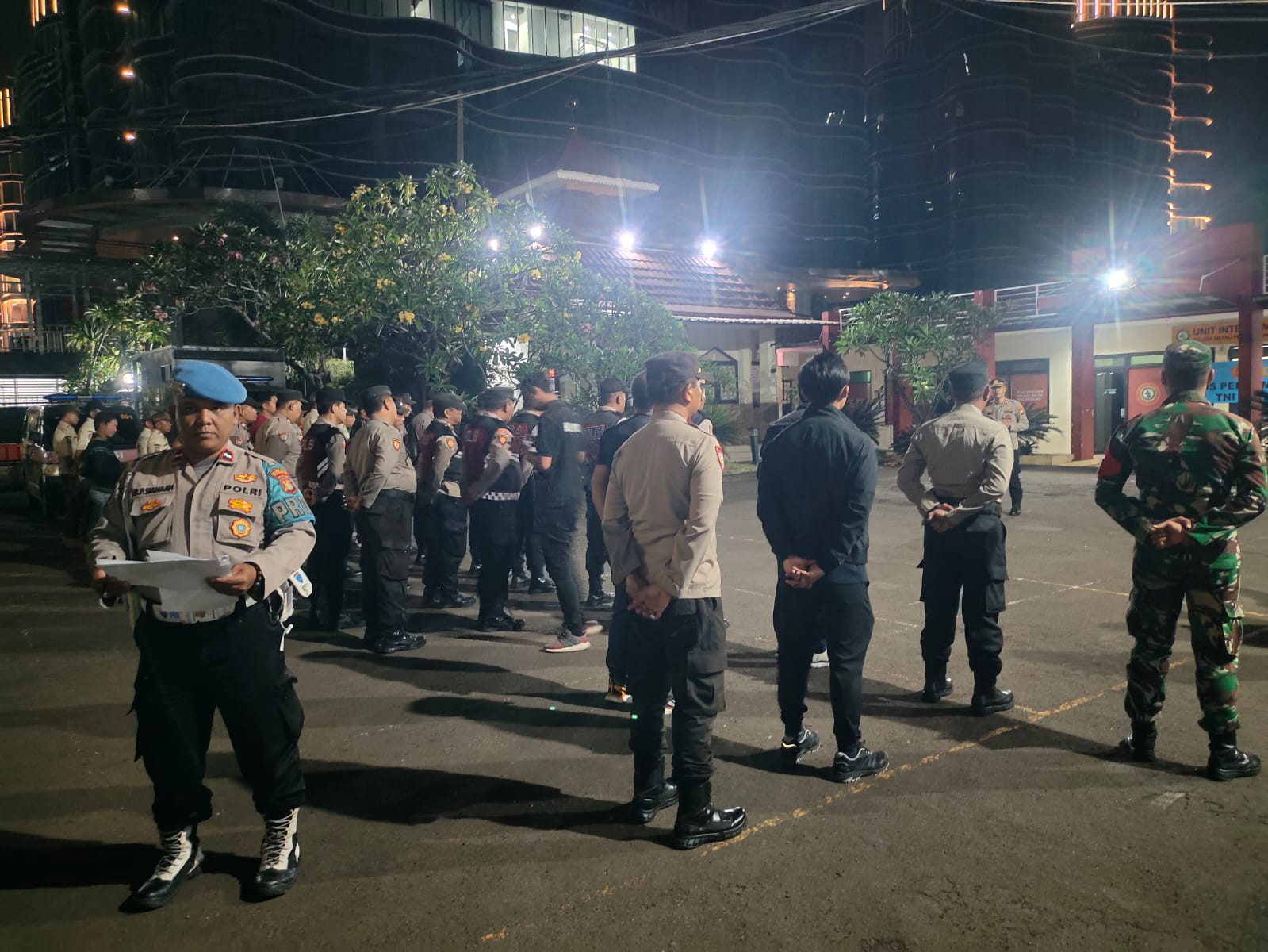 Jaga Jakarta, Jaga Lingkungan Polsek Metro Penjaringan Gelar Apel KRYD Antisipasi Tawuran dan Kejahatan Jalanan