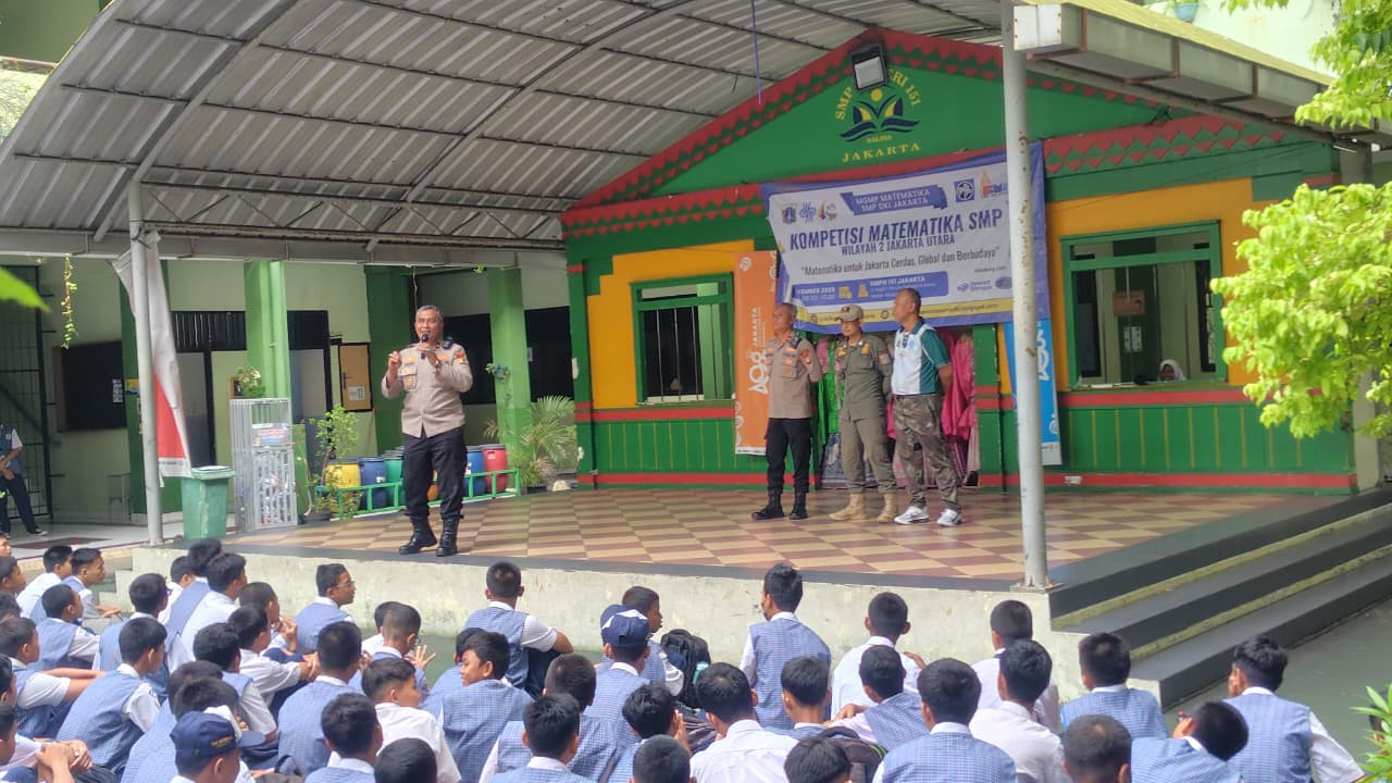Polisi Gelar Program “Police Go To School” di SMPN 151 Jakarta untuk Cegah Tawuran dan Perundungan