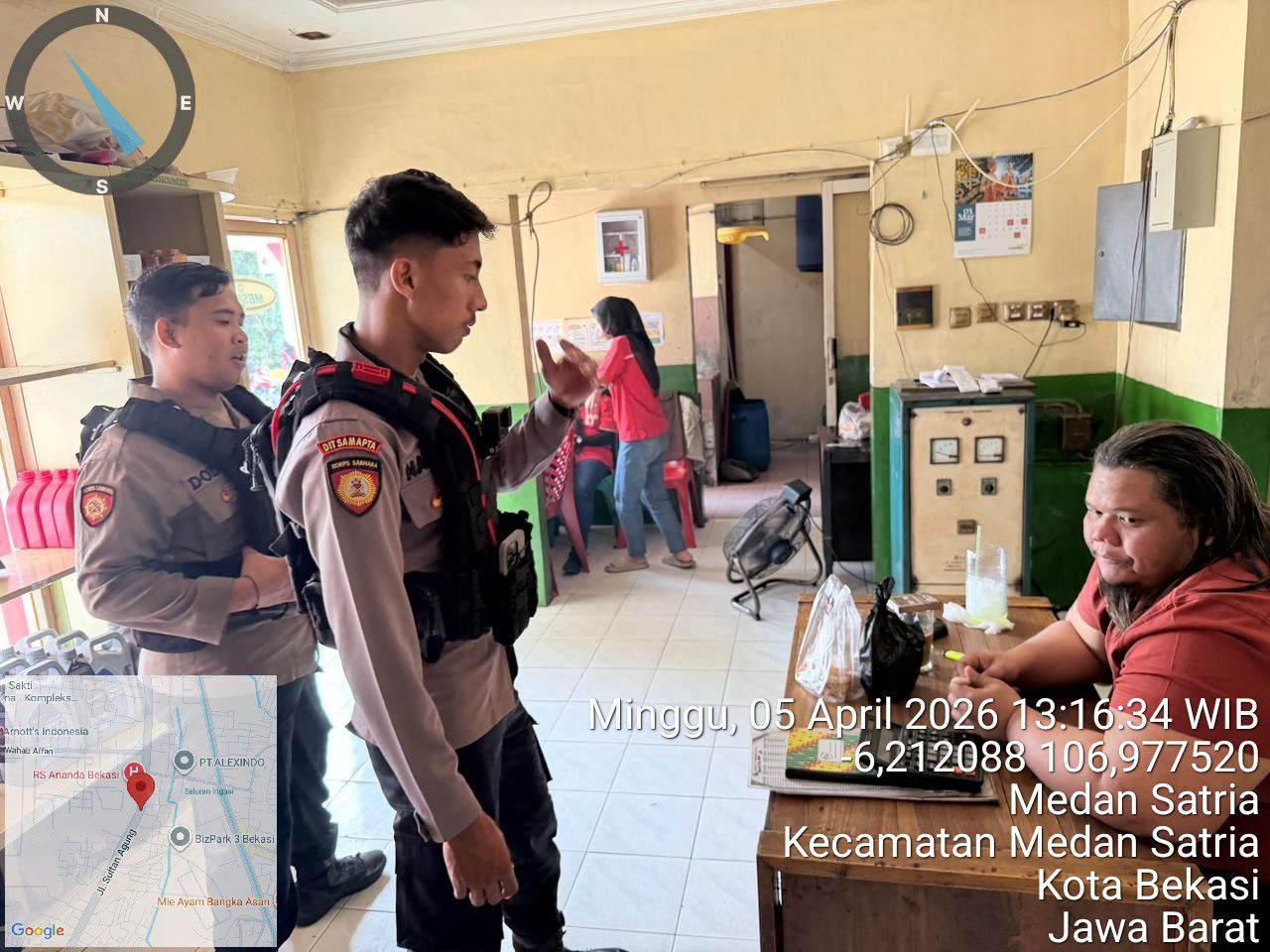 Gencarkan Patroli Dialogis, Tim Perintis Presisi Polres Metro Bekasi Kota Sambangi Objek Vital di Medan Satria