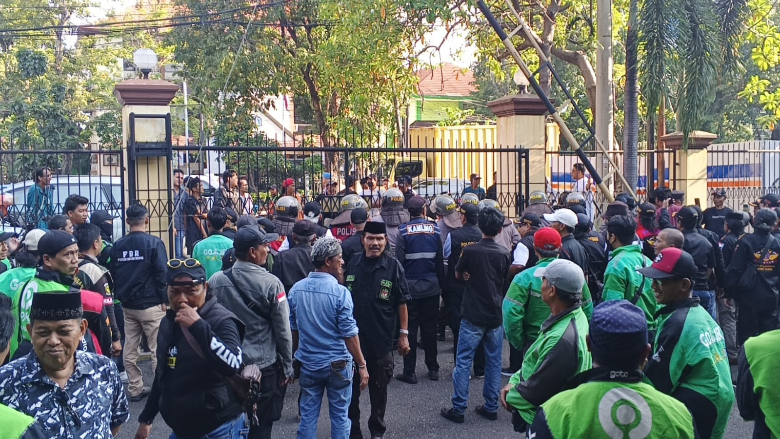 Sinergi Jaga Jakarta, Polsek Metro Penjaringan Gelar Apel dan Simulasi Sabuk Kamtibmas Bersama Warga