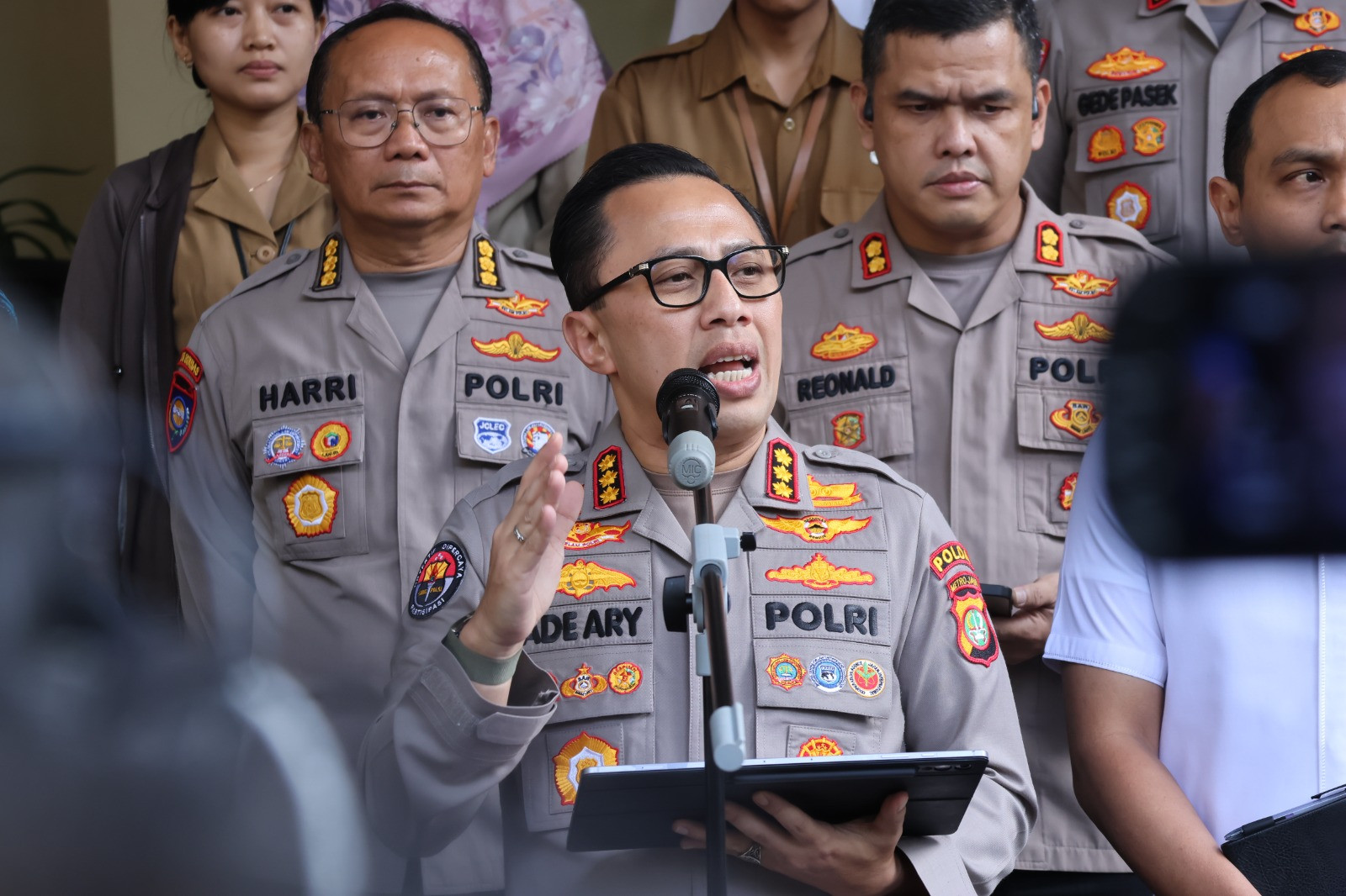 Jaga Jakarta, Polda Metro Jaya Ajak Warga Manfaatkan Call Center 110 Dan Hotline WhatsApp