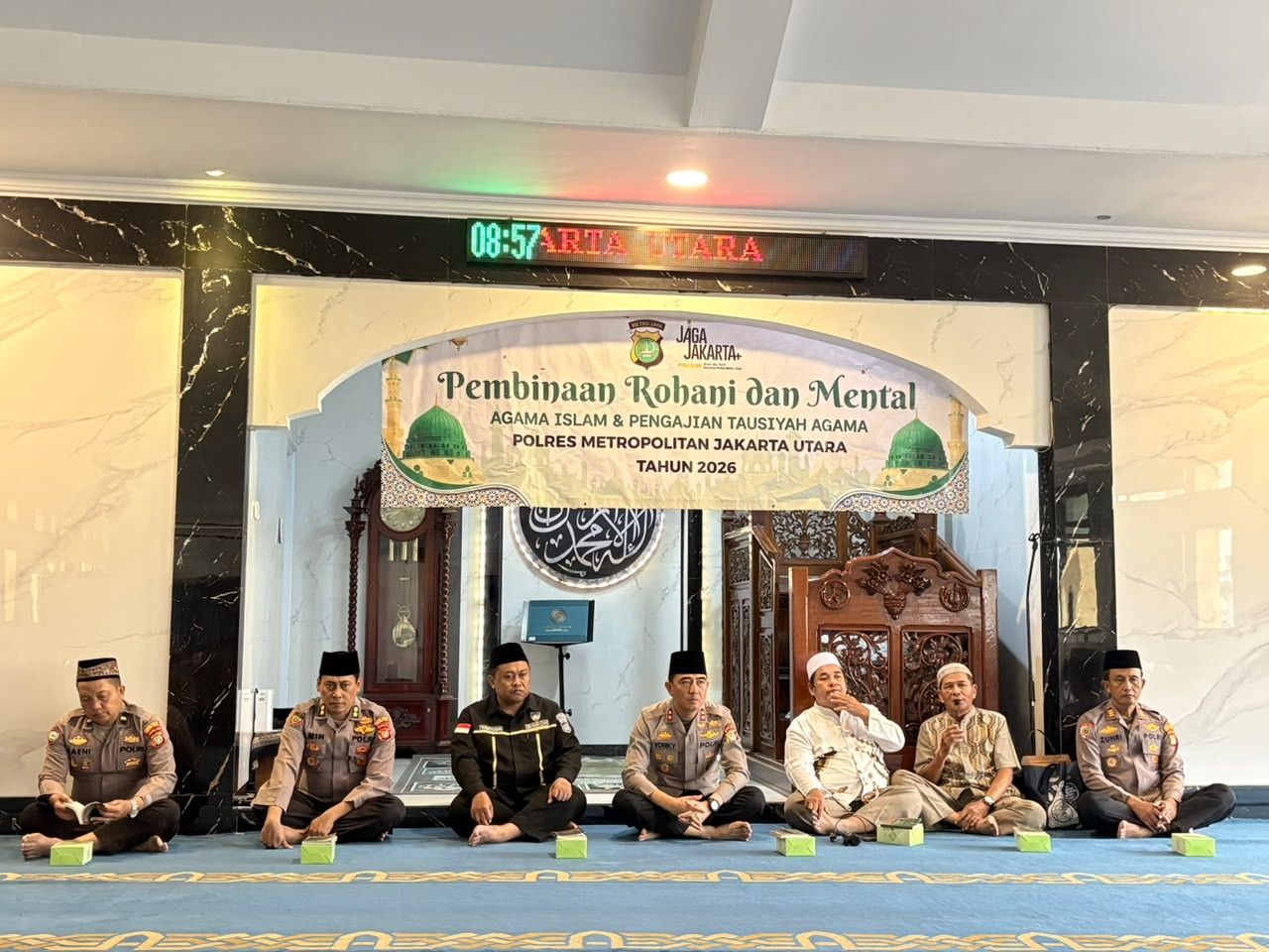 Hadirkan Kepedulian, Polres Metro Jakut Berbagi dengan Anak Yatim