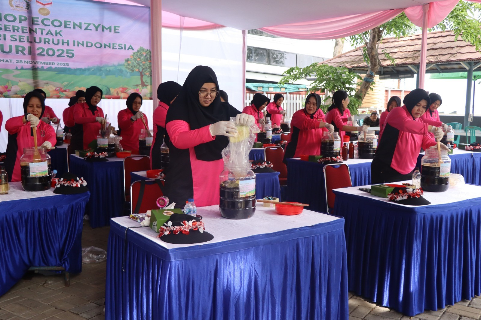 Workshop Eco Enzyme Serentak Bhayangkari Seluruh Indonesia Digelar, Polres Kepulauan Seribu Ikut Sukseskan Pemecahan Rekor MURI 2025