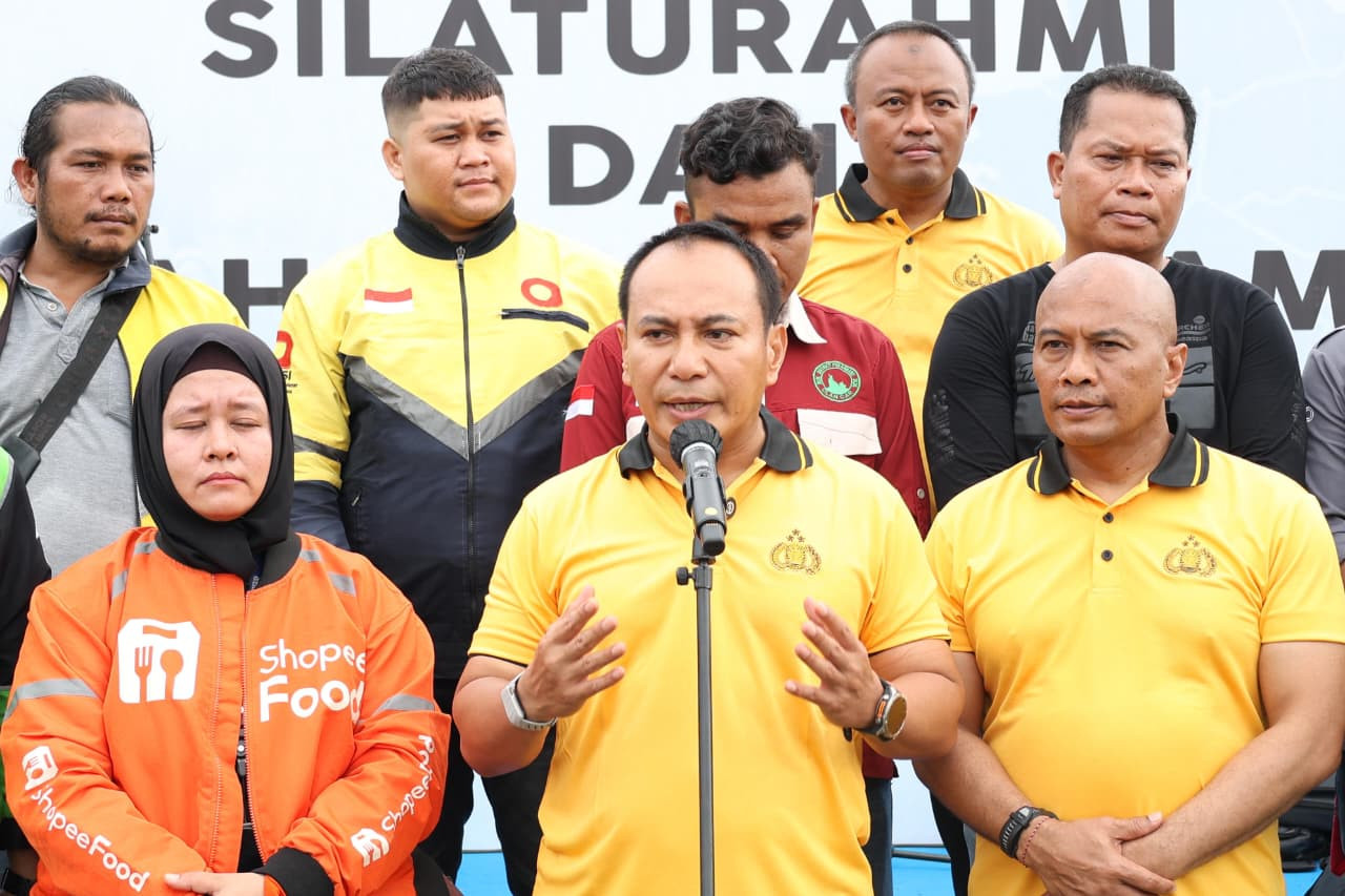 Perkuat Silaturahmi, Polisi dan Ojol Olahraga hingga Makan Bersama di Polda Riau