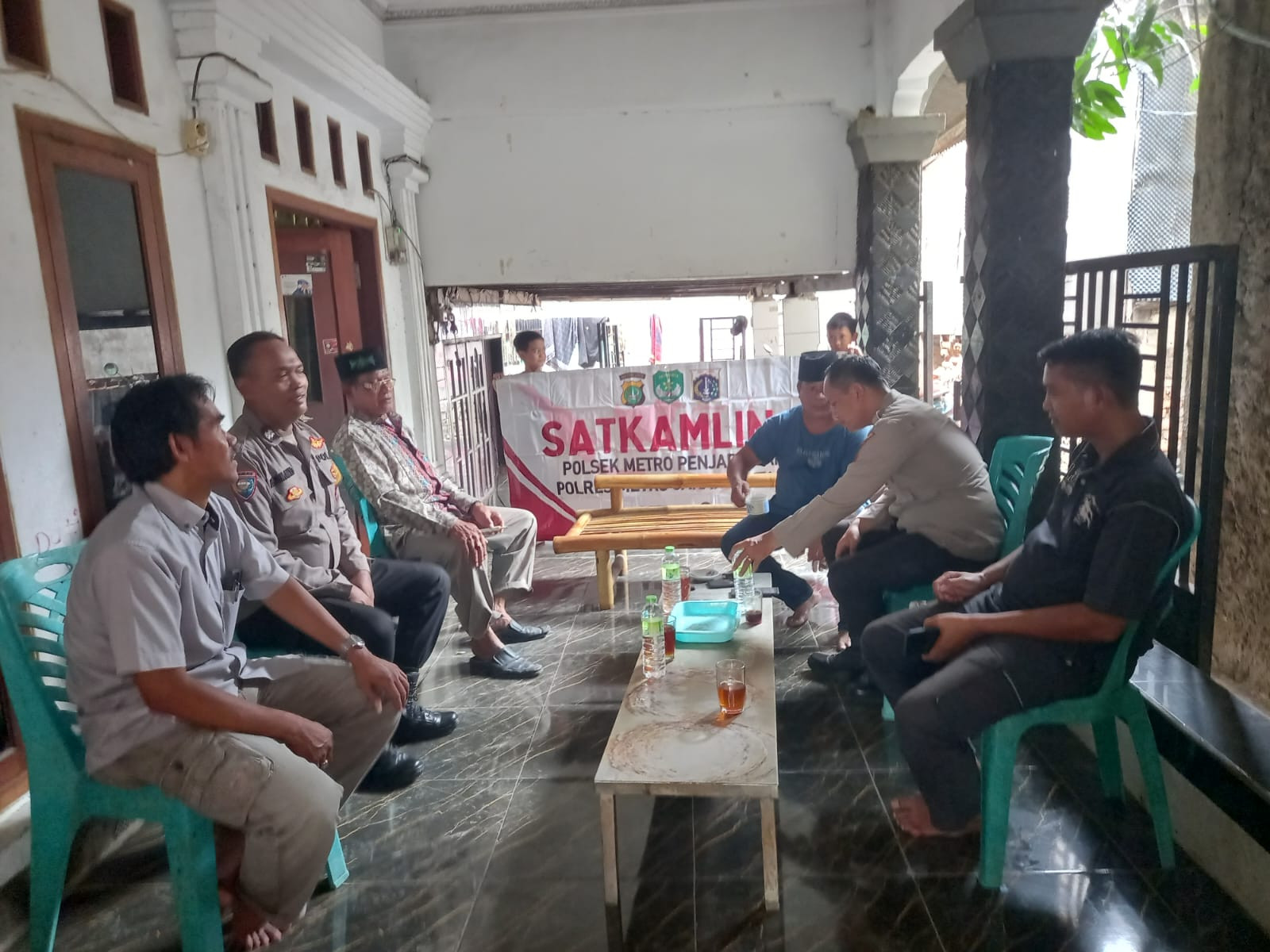 Polsek Metro Penjaringan Gelar Giat Satkamling dalam Program "Jaga Jakarta - Jaga Warga"