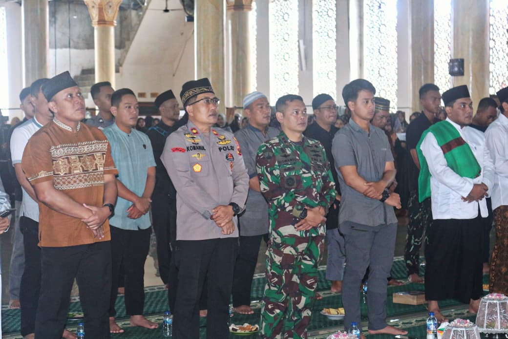 Dandim 1715/Yahukimo Ikuti Doa Bersama Peringatan Maulid Nabi Muhammad SAW 1447 H/2025 M dan Doa Bersama Dalam Rangka HUT TNI Ke-80
