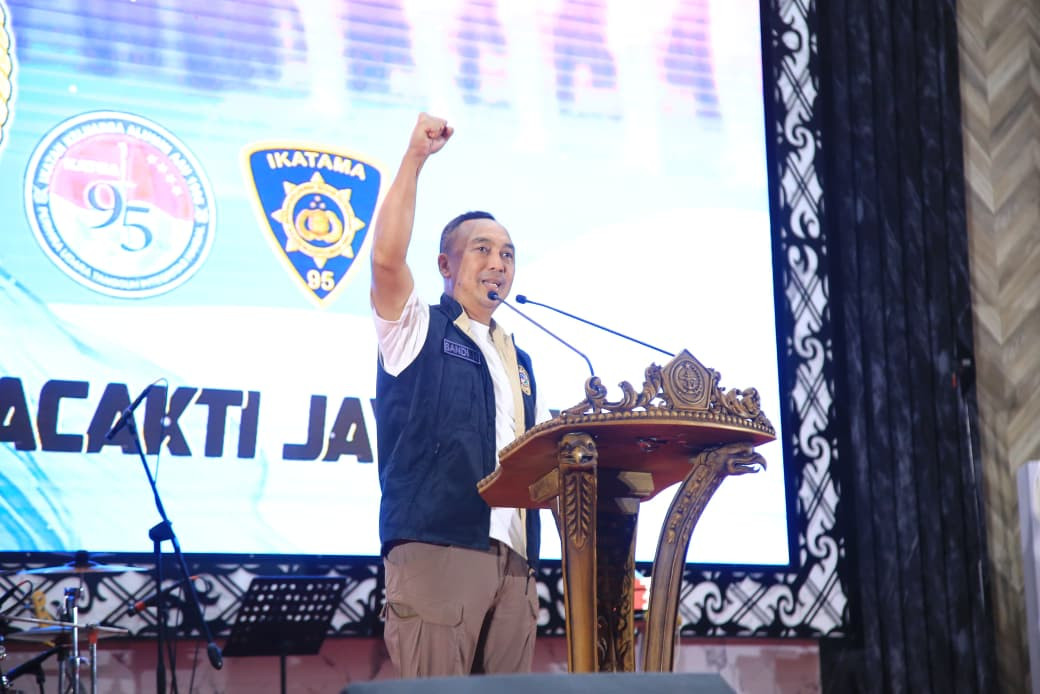 Bentuk Bakti 30 Akabri 95, Ratusan Bansos Diberikan Kepada Masyarakat