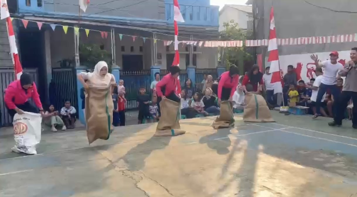 Semarak HUT Kemerdekaan RI Ke-81, Polsek Bekasi Barat Gelar Lomba Bersama Warga Kranji