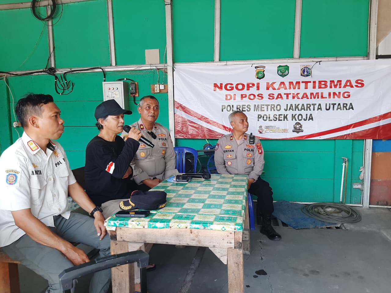 Kapolsek Koja Gelar Ngopi Kamtibmas Bersama Warga RW 01 Tugu Utara, Perkuat Cooling System Jaga Jakarta