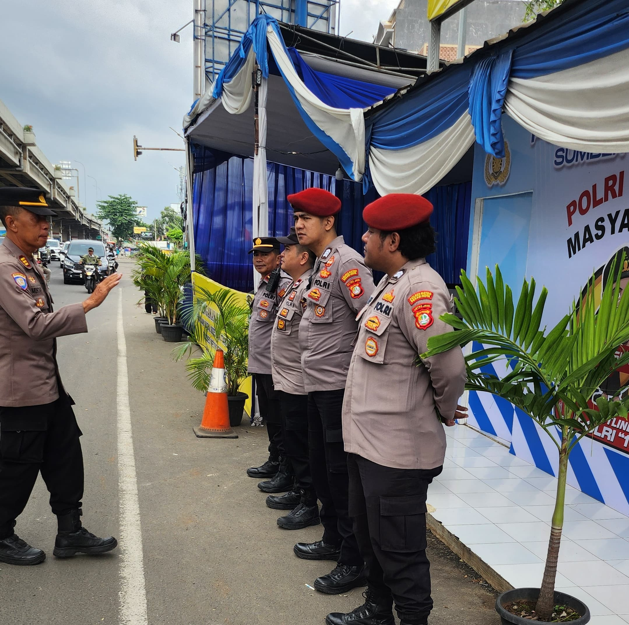 Pos Pam Sumber Arta Polsek Bekasi Barat Siap Amankan Operasi Lilin Jaya 2025