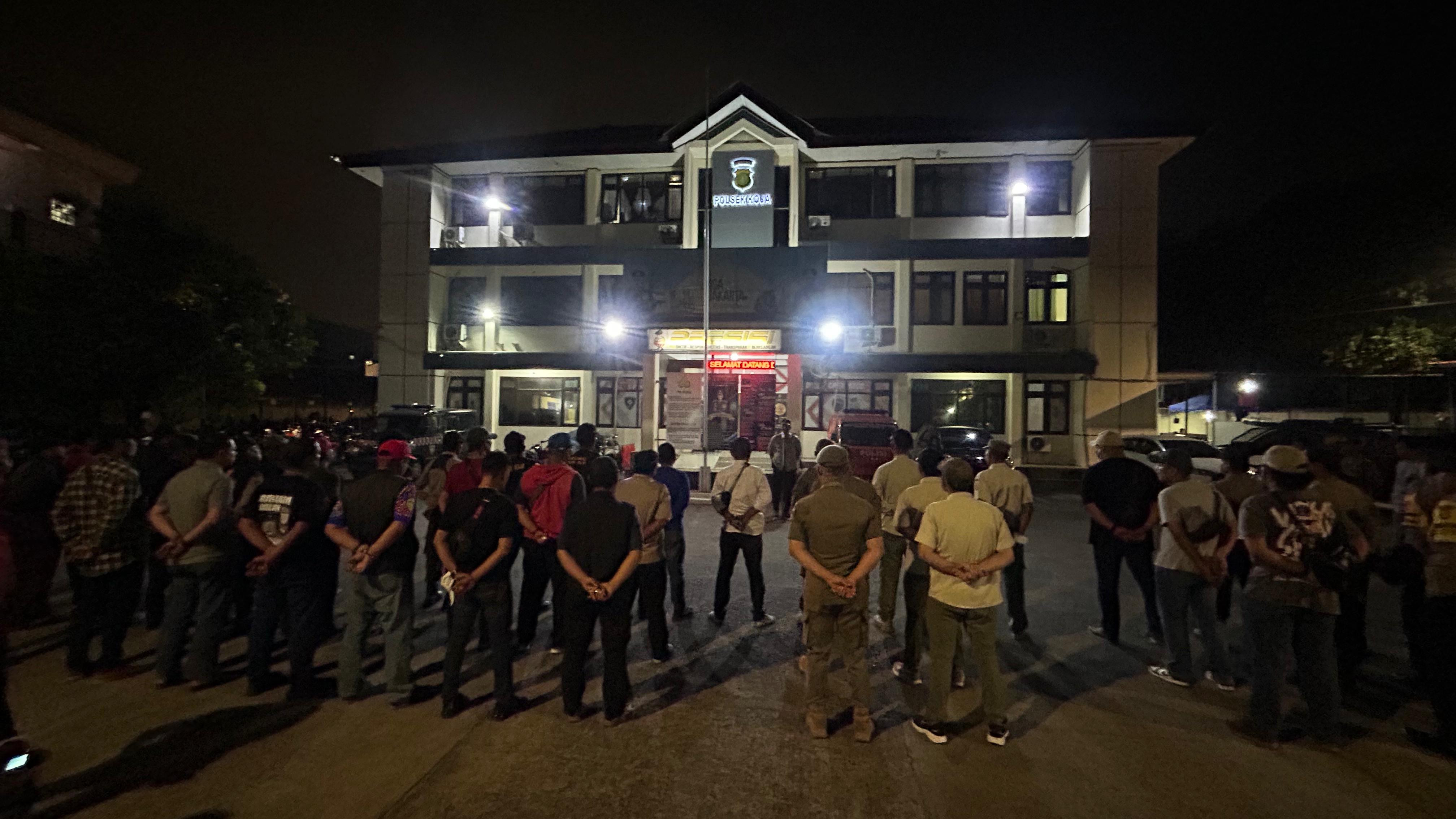 Polsek Koja Gelar Apel KRYD Dukung Program “Jaga Jakarta, Jaga Warga, Jaga Lingkungan, ”, Antisipasi Tawuran dan Kejahatan Jalanan