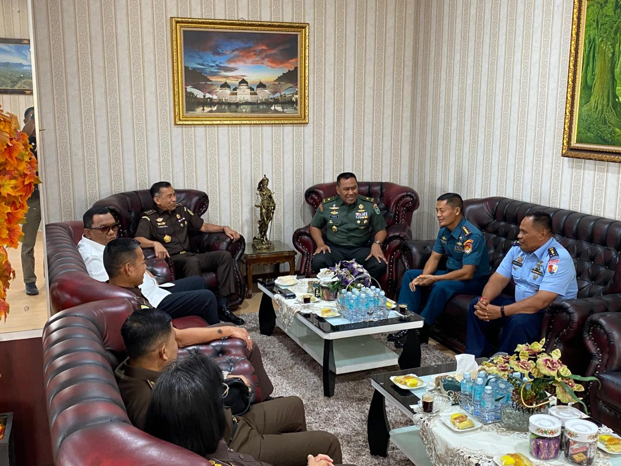 Danlanal Sabang Hadiri Courtesy Call Sekretaris Jampidmil di Kejati Aceh