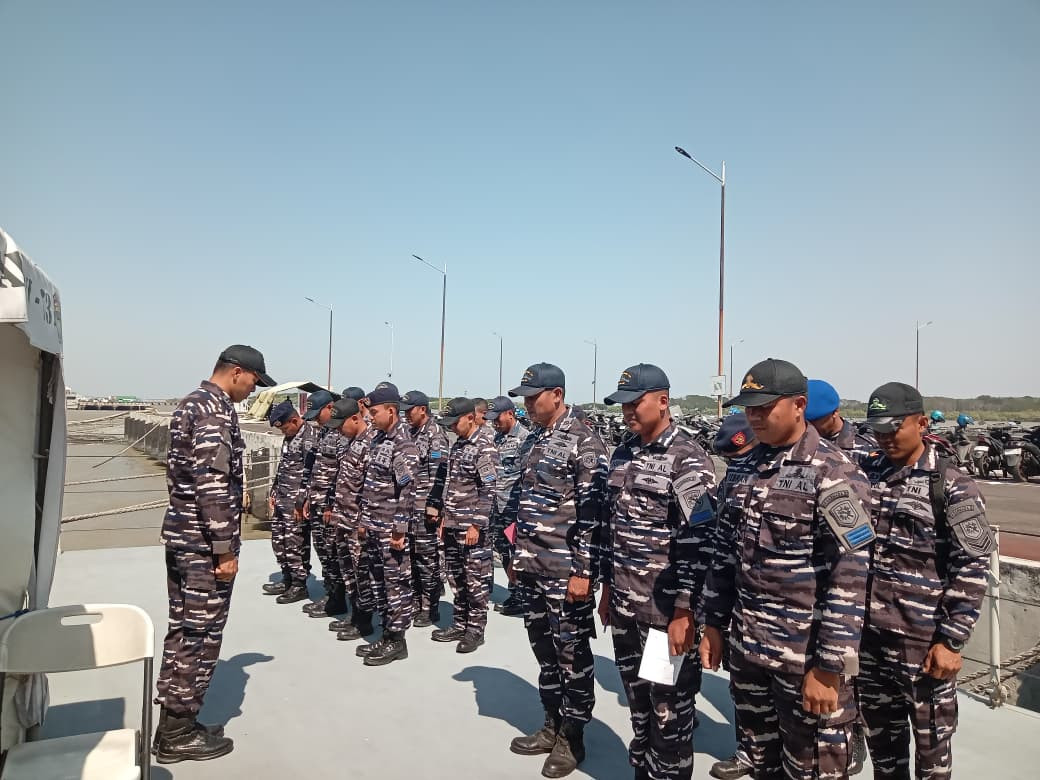 TNI Kerahkan Sejumlah Alutsista Dukung Operasi SAR KM Virgo Transport 8