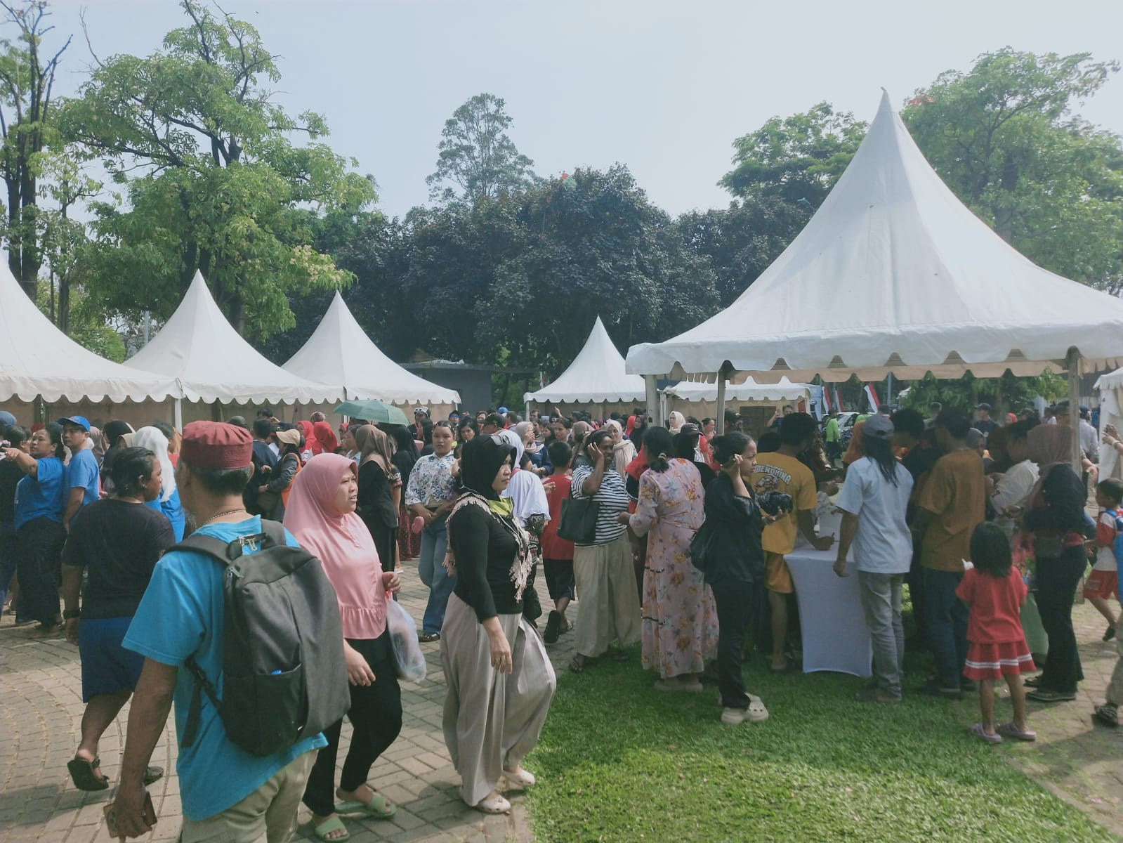 Jamuan Rakyat HUT RI ke-81 di Taman Waduk Pluit, 2.800 Paket Sembako Dibagikan