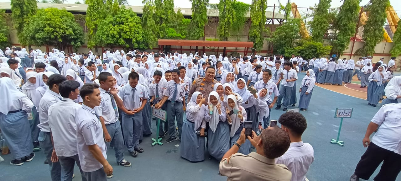 Polsek Cilincing Gelar Program Police Go To School di SMAN 92 Jakarta