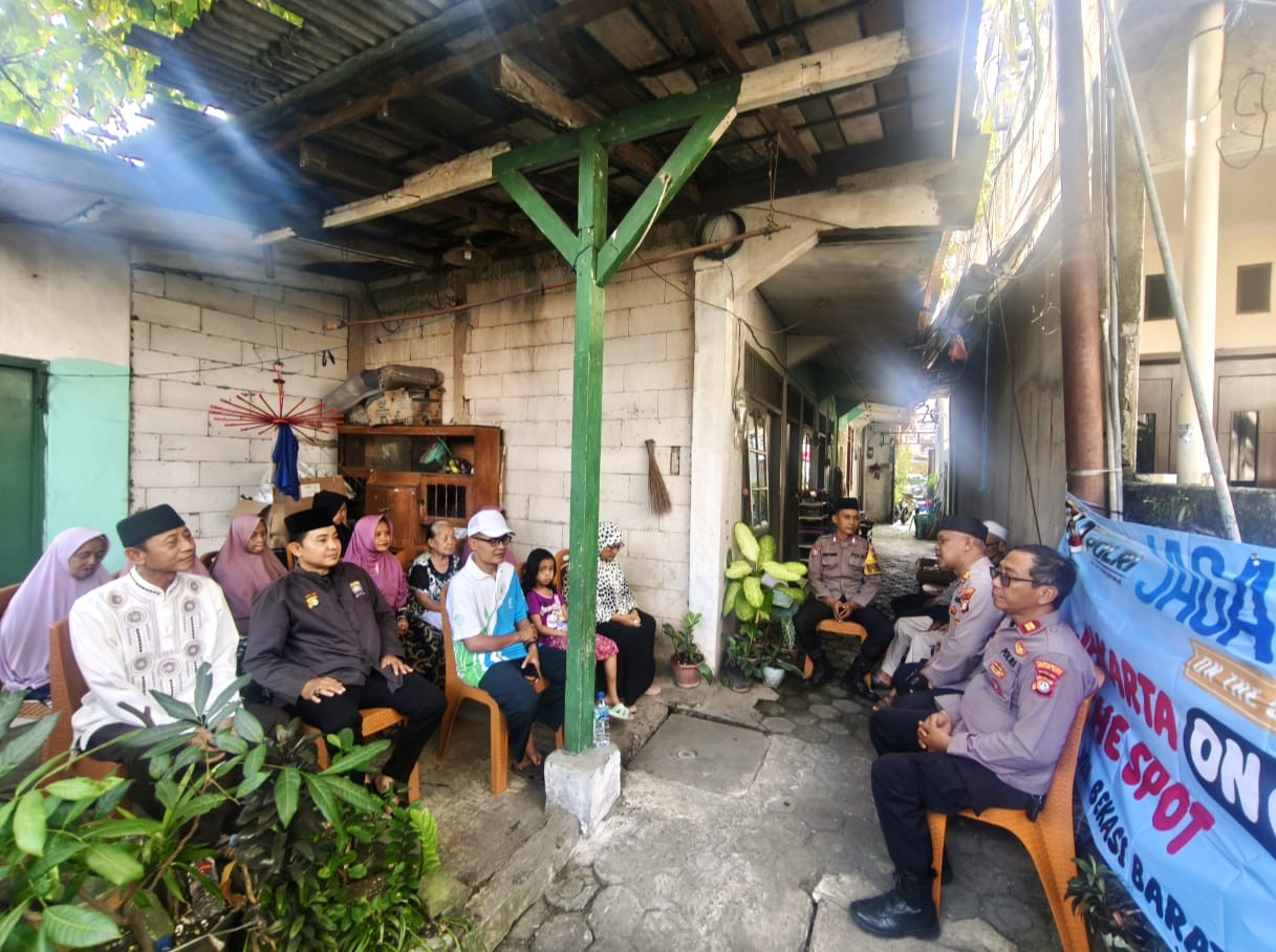 Jaga Jakarta On The Spot Kapolsek Bekasi Barat Ajak Warga Bintarajaya Aktifkan Siskamling dan Cegah Tawuran