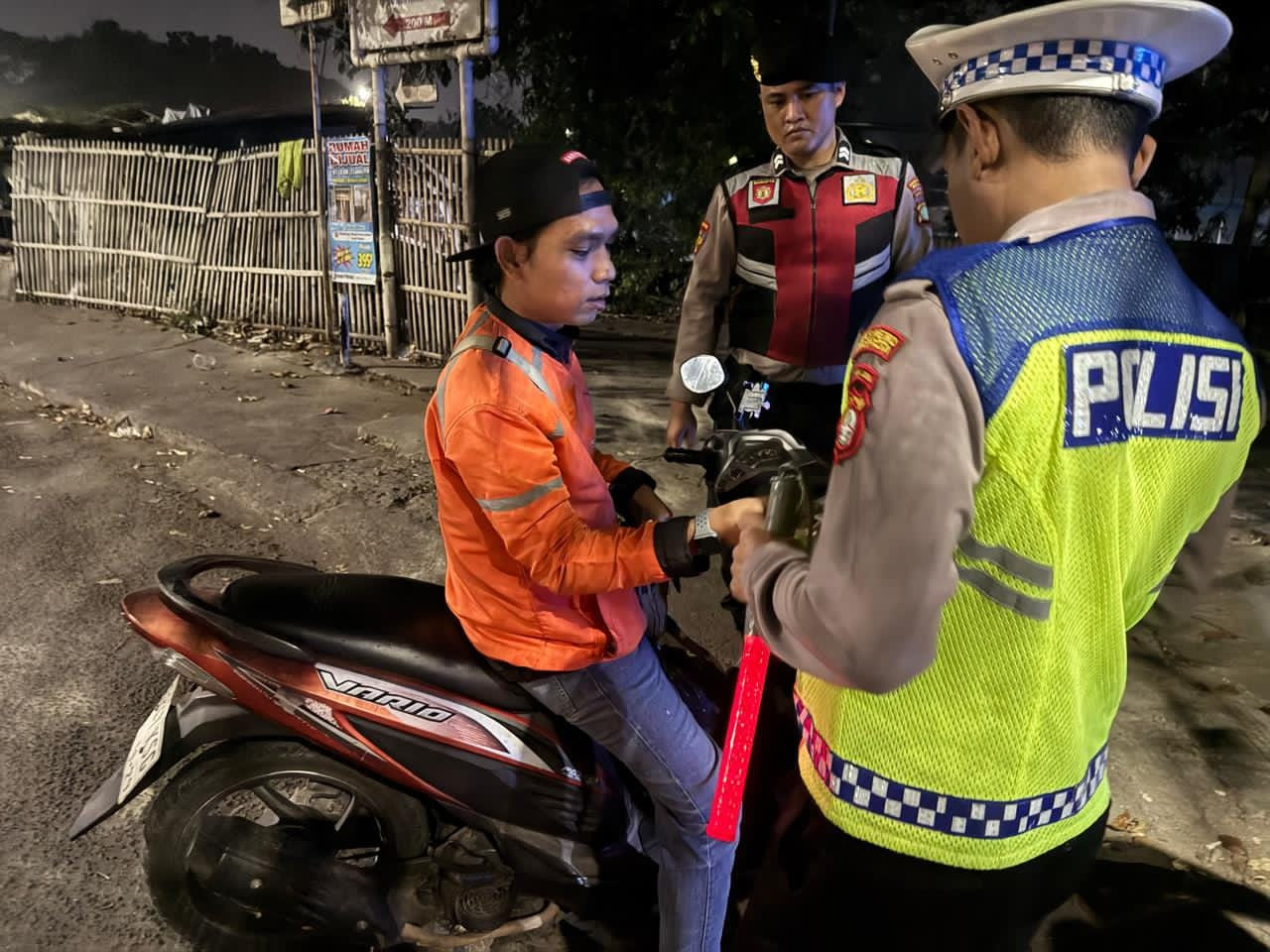 Jaga Jakarta On The Spot, Polsek Bekasi Barat Gelar Razia Stasioner dan Patroli Antisipasi Kejahatan Jalanan serta Tawuran