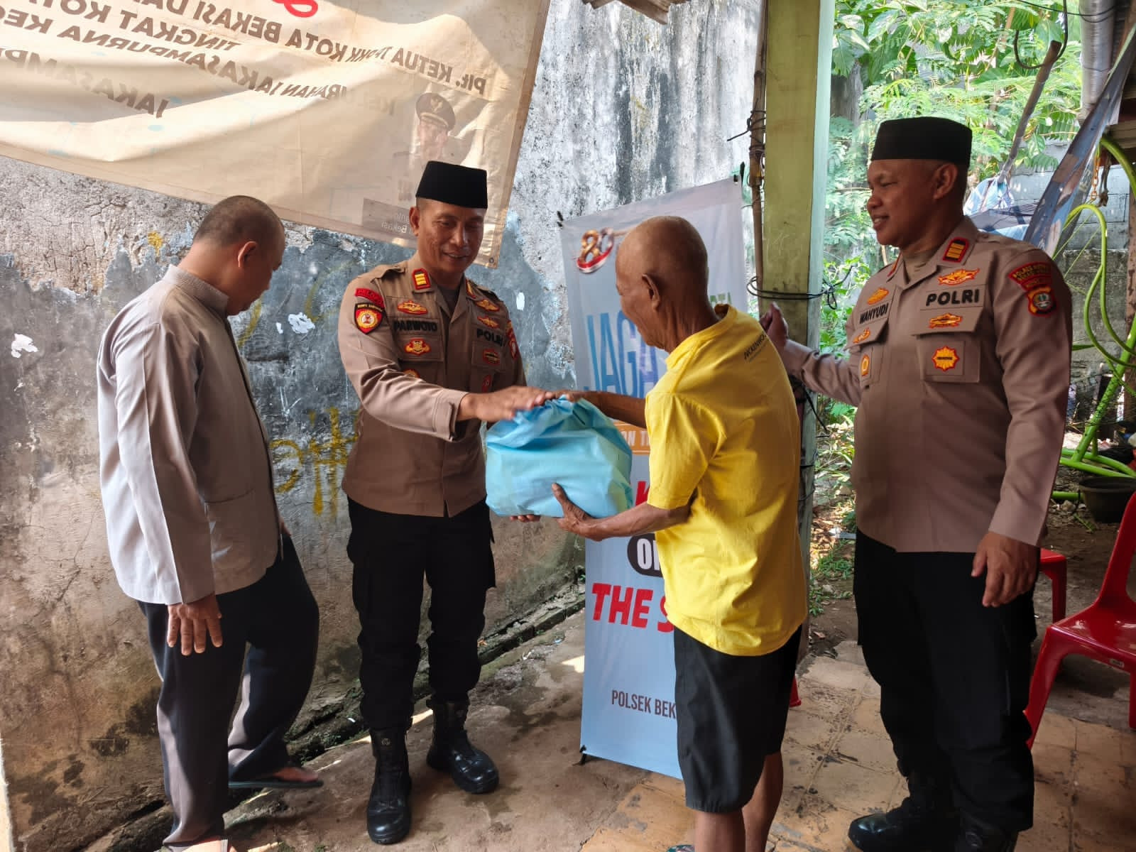 Kapolsek Bekasi Barat Gelar Jakarta On The Spot di Jakasampurna, Ajak Warga Cegah Tawuran dan Judi Online