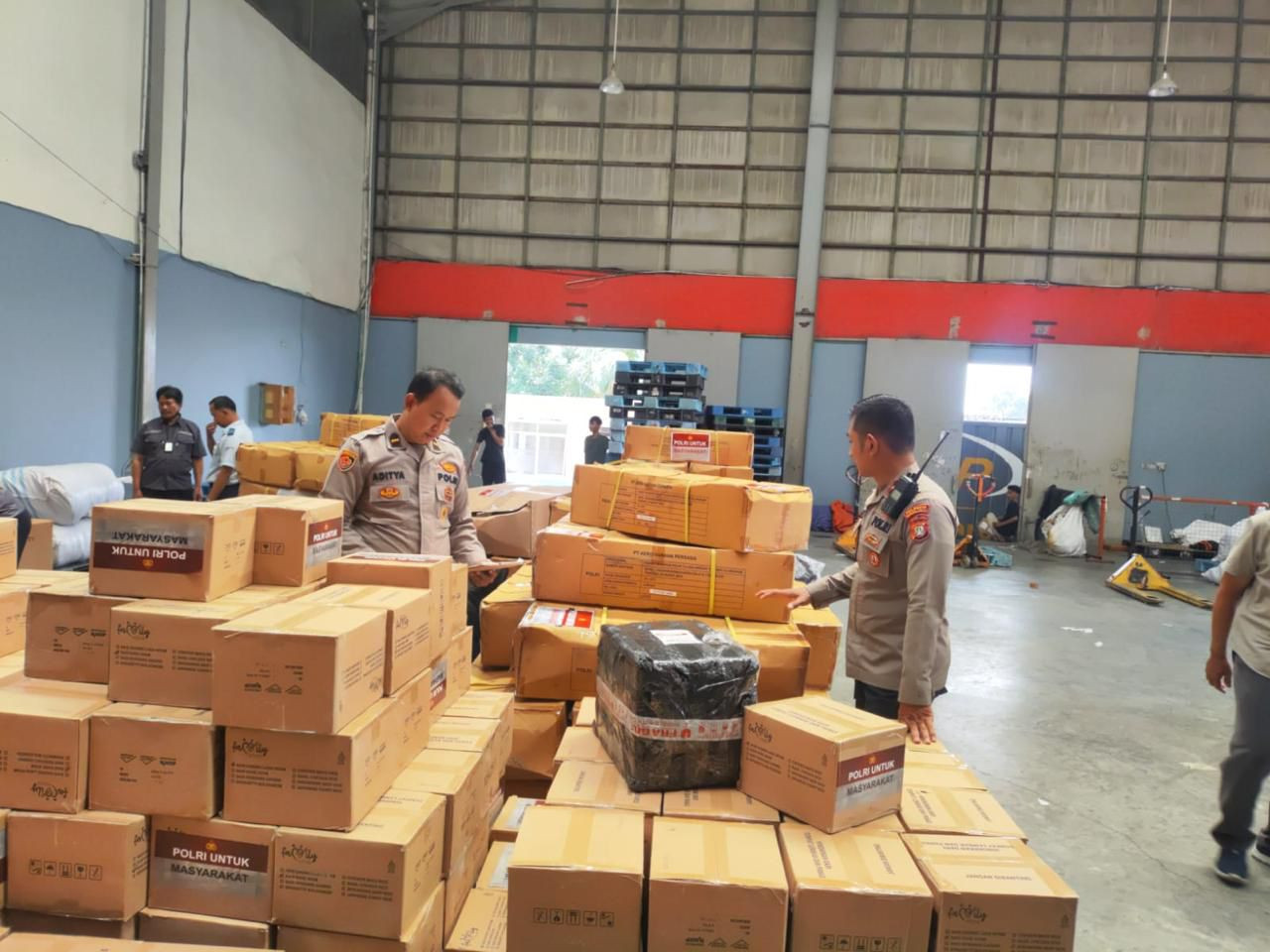 SLOG Polri Kirim Bantuan Kemanusiaan untuk Masyarakat Aceh, Proses Pengiriman Melalui Bandara Soekarno-Hatta Dimulai Hari Ini